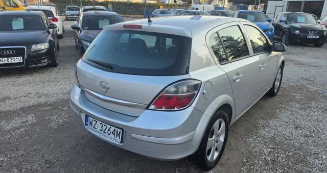 OPEL Astra 1.6 Essentia