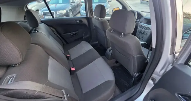 OPEL Astra 1.6 Essentia