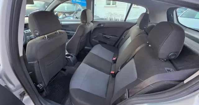 OPEL Astra 1.6 Essentia