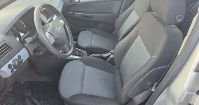 OPEL Astra 1.6 Essentia