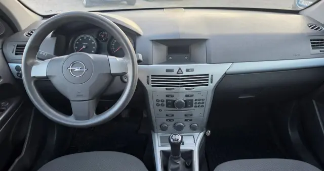 OPEL Astra 1.6 Essentia