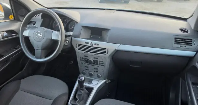 OPEL Astra 1.6 Essentia