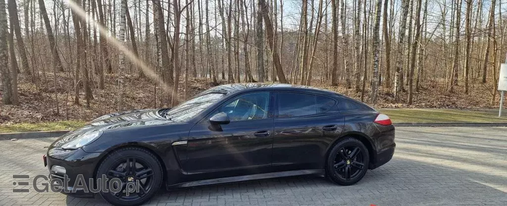 PORSCHE Panamera 