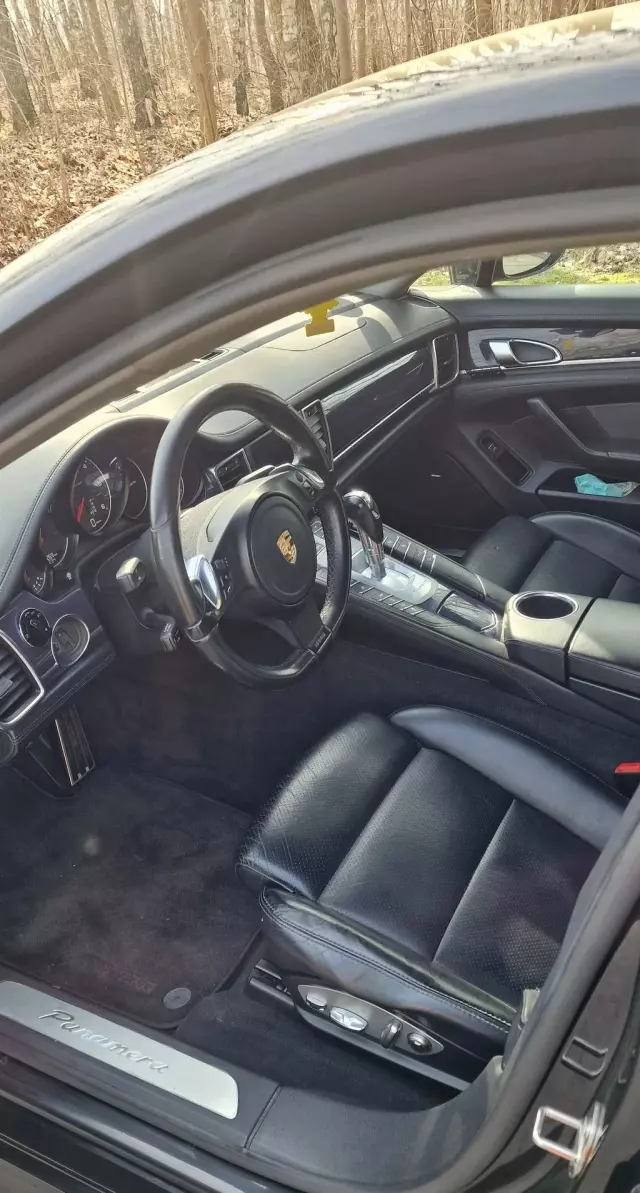 PORSCHE Panamera 