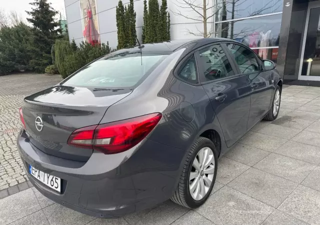 OPEL Astra IV 1.4 Essentia EU6