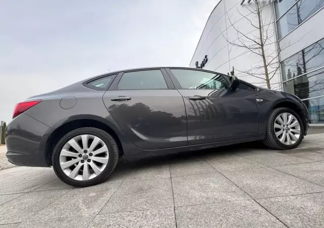 OPEL Astra IV 1.4 Essentia EU6