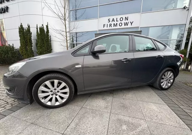 OPEL Astra IV 1.4 Essentia EU6