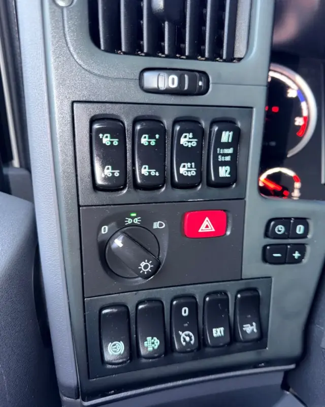 SCANIA Scania G 490 / CHŁODNIA + WINDA / 23 PALETY / EURO6 / OŚ SKRĘTNA / CARRIER 850 / ASO 