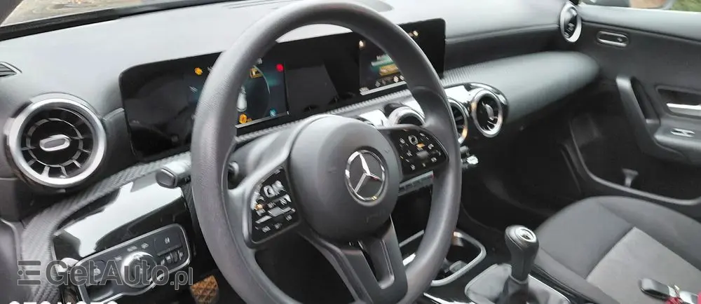 MERCEDES-BENZ CLA 180 Edition 2022