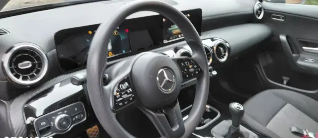 MERCEDES-BENZ CLA 180 Edition 2022