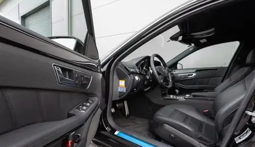 MERCEDES-BENZ Klasa E 63 AMG 