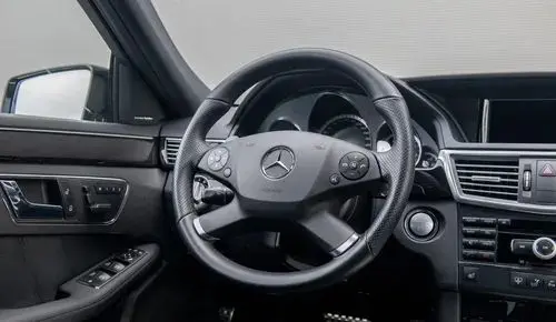 MERCEDES-BENZ Klasa E 63 AMG 