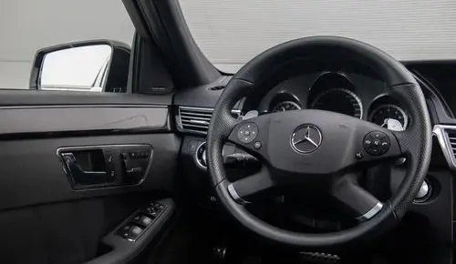 MERCEDES-BENZ Klasa E 63 AMG 