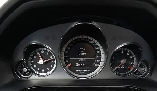 MERCEDES-BENZ Klasa E 63 AMG 