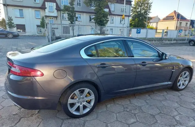 JAGUAR XF 