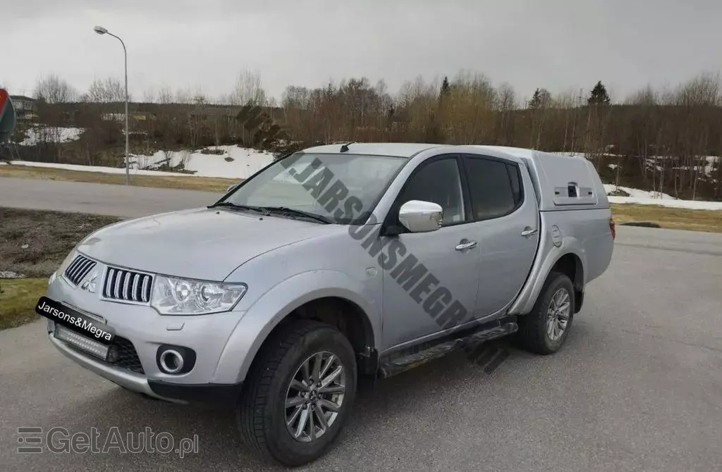 MITSUBISHI L 200 