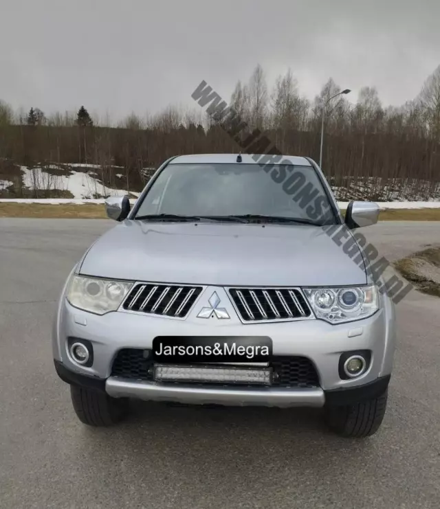 MITSUBISHI L 200 