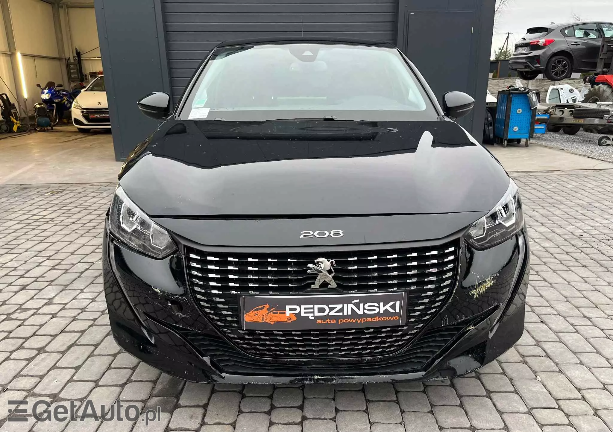 PEUGEOT 208 