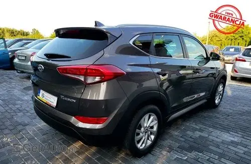 HYUNDAI Tucson 
