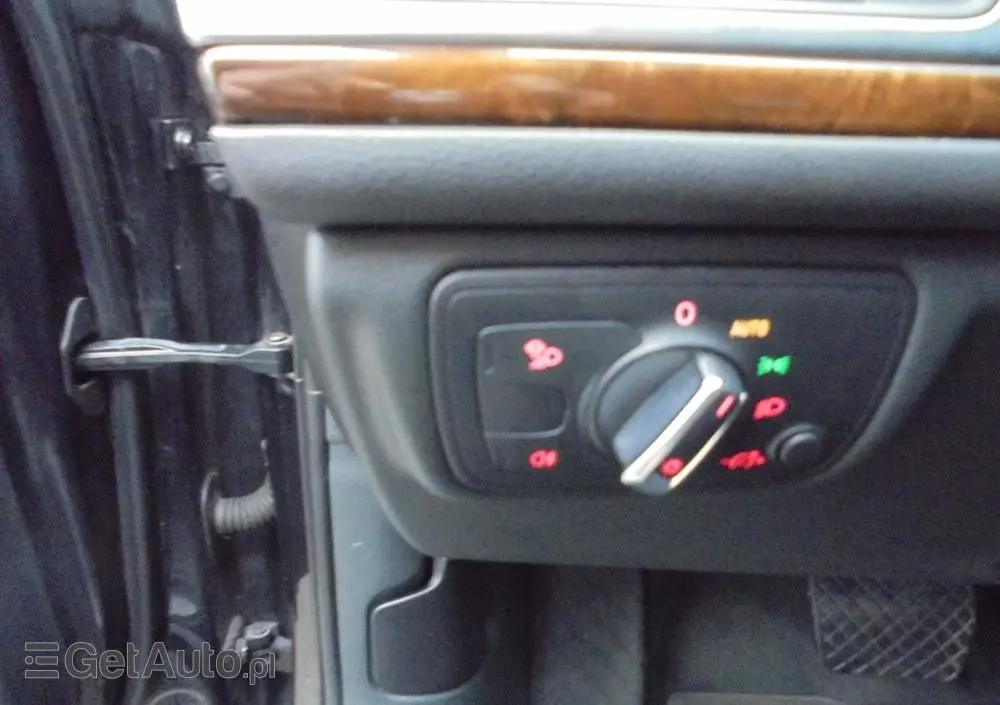 AUDI A6 Avant 3.0 TDI DPF quattro S tronic