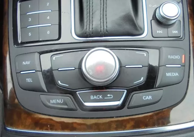 AUDI A6 Avant 3.0 TDI DPF quattro S tronic