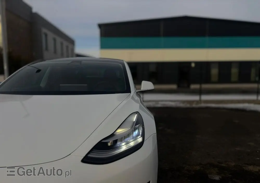 TESLA Model 3 Langstreckenbatterie Hinterradantrieb