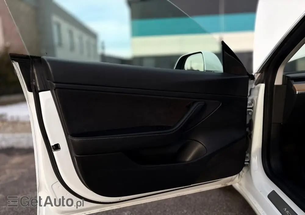 TESLA Model 3 Langstreckenbatterie Hinterradantrieb