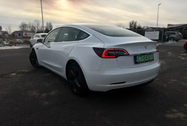 TESLA Model 3 Langstreckenbatterie Hinterradantrieb