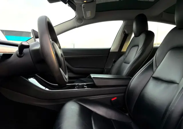 TESLA Model 3 Langstreckenbatterie Hinterradantrieb