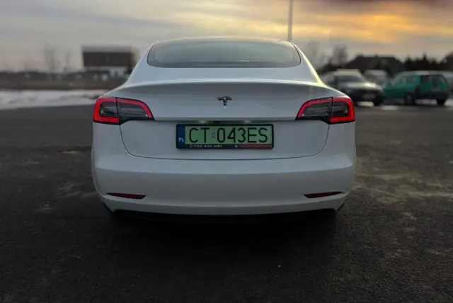 TESLA Model 3 Langstreckenbatterie Hinterradantrieb