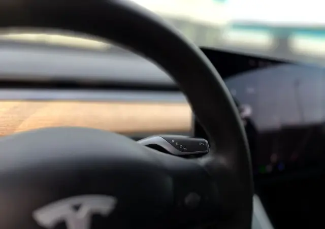 TESLA Model 3 Langstreckenbatterie Hinterradantrieb