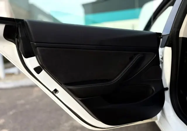 TESLA Model 3 Langstreckenbatterie Hinterradantrieb