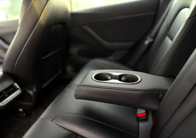 TESLA Model 3 Langstreckenbatterie Hinterradantrieb