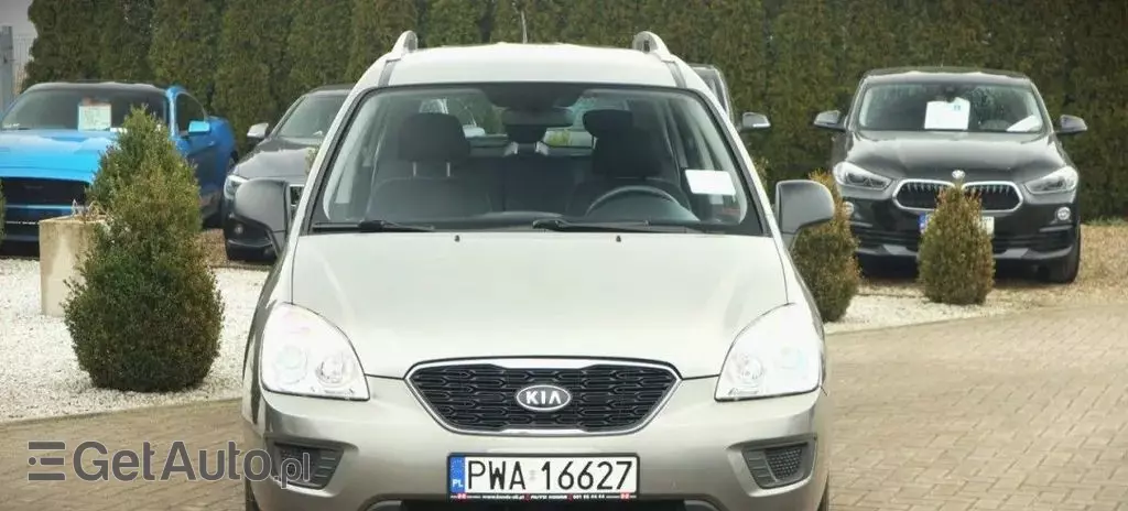 KIA Carens 