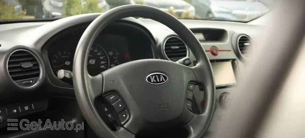 KIA Carens 