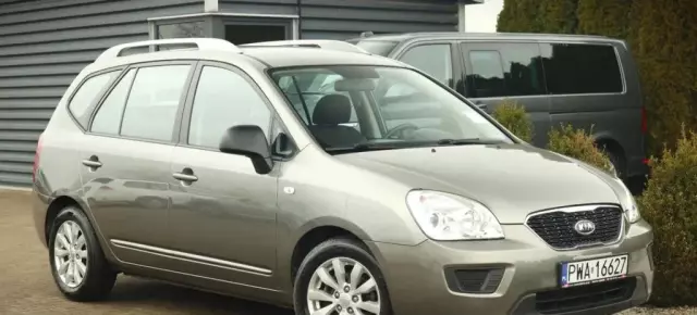 KIA Carens 