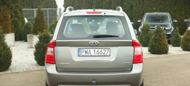 KIA Carens 
