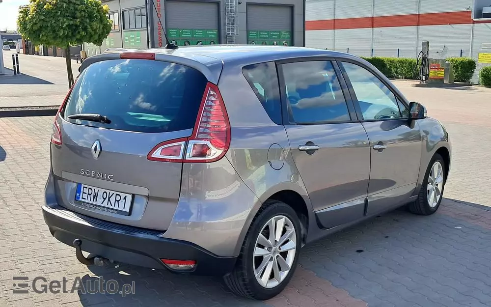 RENAULT Scenic 1.6 16V Dynamique