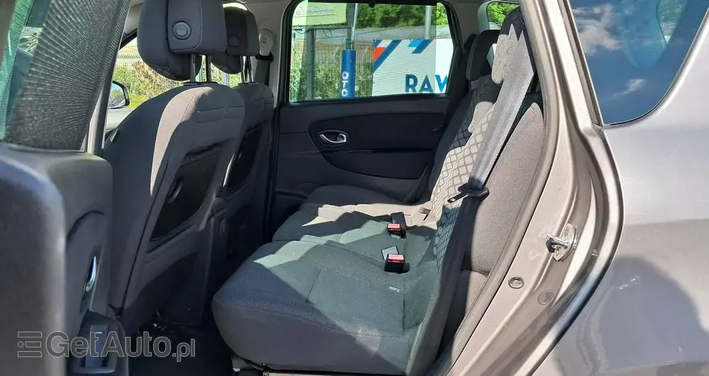 RENAULT Scenic 1.6 16V Dynamique