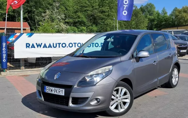 RENAULT Scenic 1.6 16V Dynamique