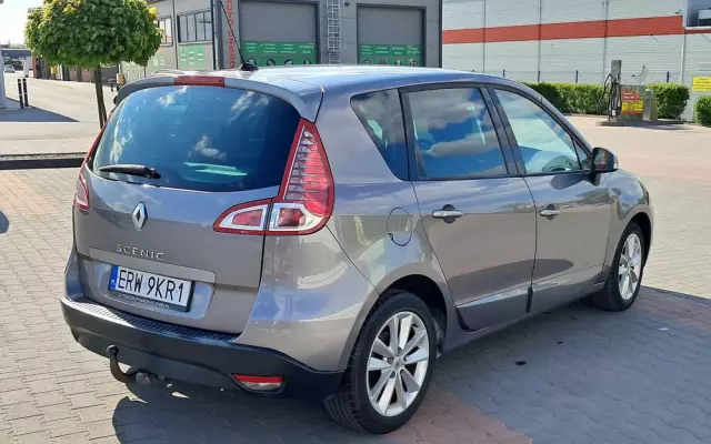 RENAULT Scenic 1.6 16V Dynamique