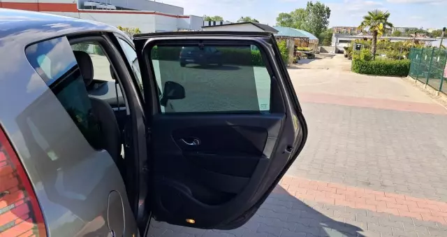 RENAULT Scenic 1.6 16V Dynamique