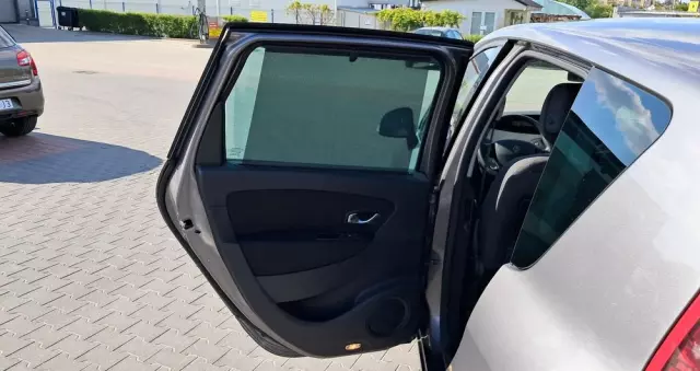 RENAULT Scenic 1.6 16V Dynamique