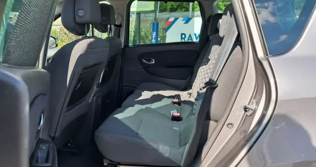 RENAULT Scenic 1.6 16V Dynamique