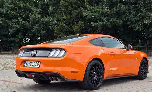 FORD Mustang 