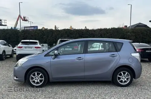 TOYOTA Verso 