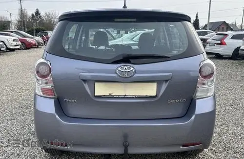 TOYOTA Verso 