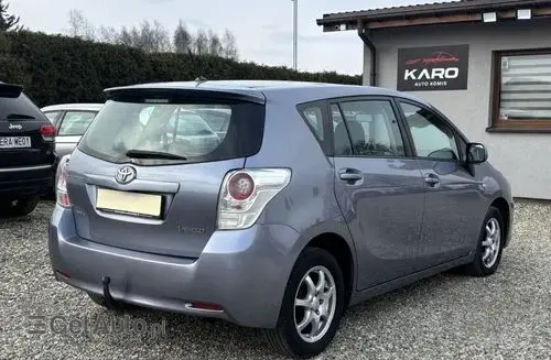 TOYOTA Verso 