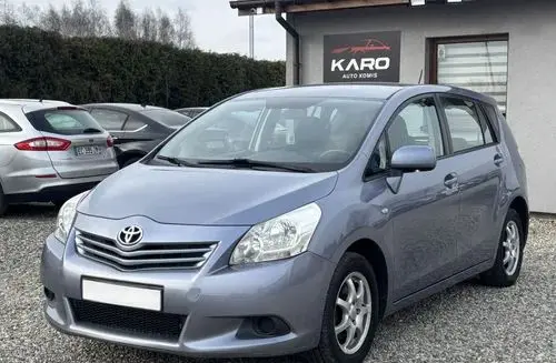 TOYOTA Verso 