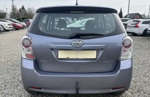 TOYOTA Verso 